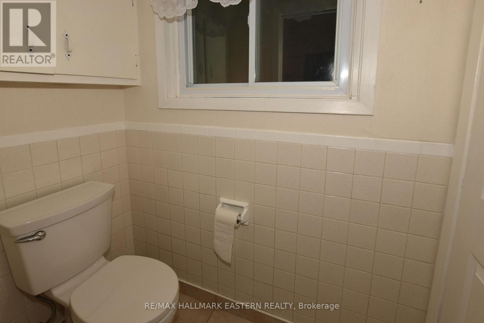 276 Greenlawn Avenue, Peterborough North (South), Ontario  K9H 5K8 - Photo 8 - X12303620