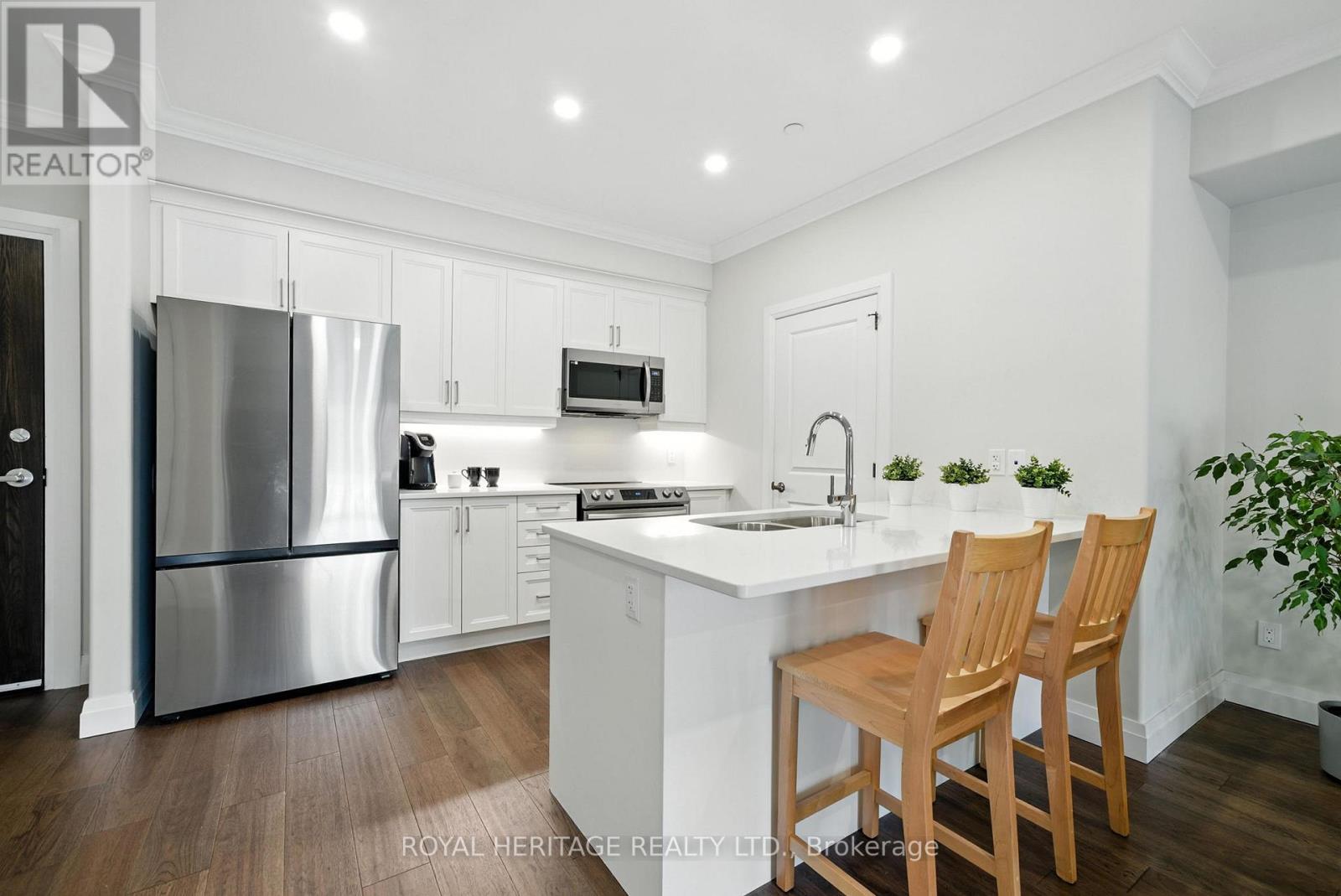103 - 19 Hampton Lane, Selwyn, Ontario  K0L 2H0 - Photo 2 - X12303953