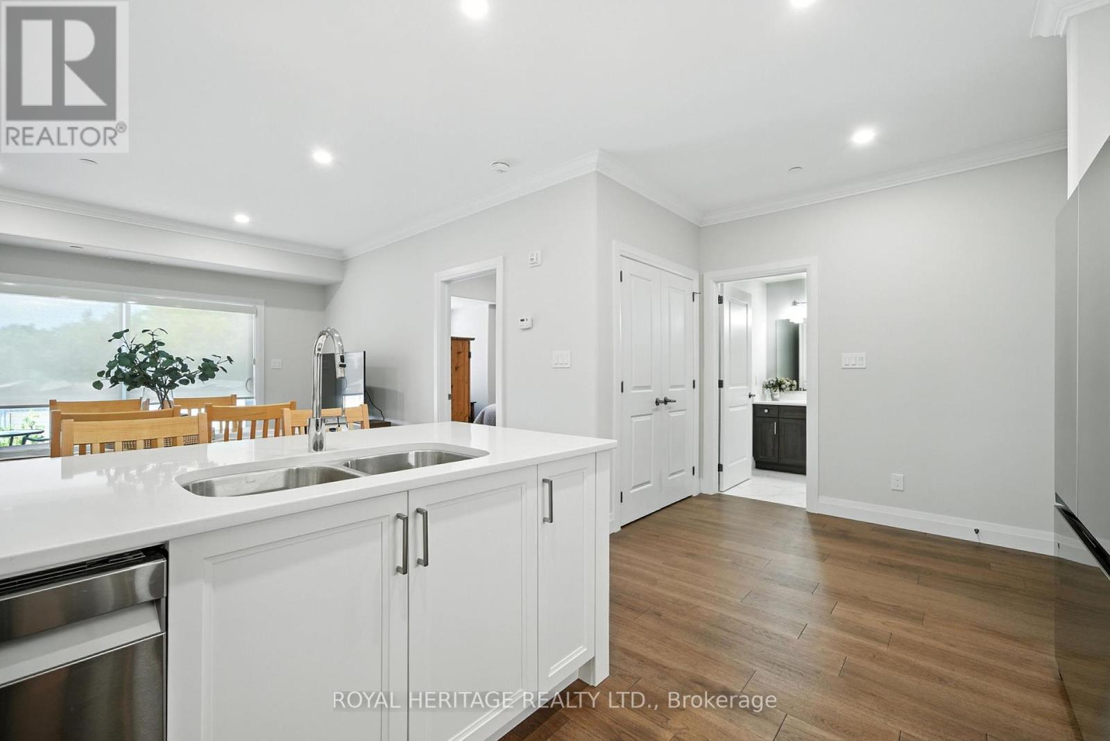 103 - 19 Hampton Lane, Selwyn, Ontario  K0L 2H0 - Photo 5 - X12303953