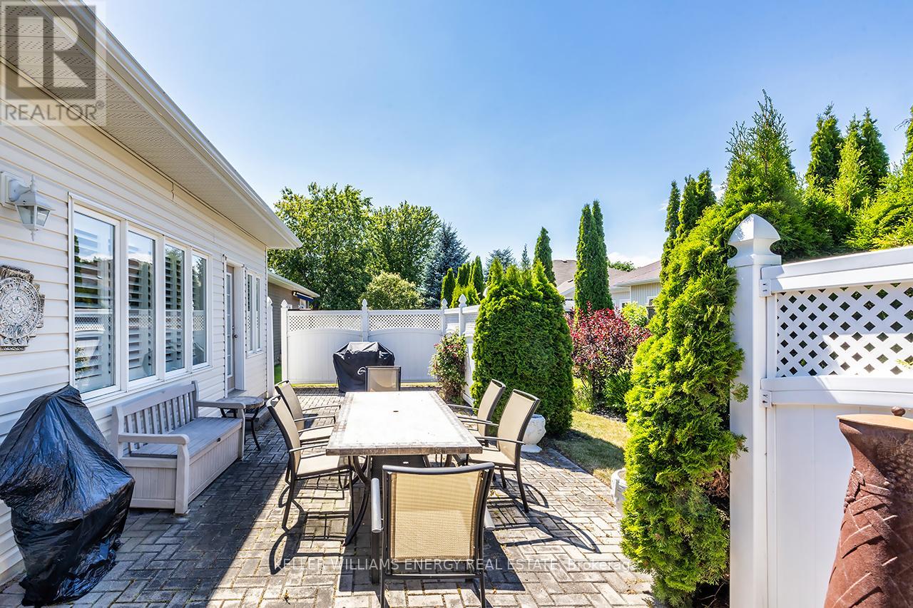 16 Kissingbridge Lane, Clarington (Newcastle), Ontario  L1B 0B2 - Photo 38 - E12304092
