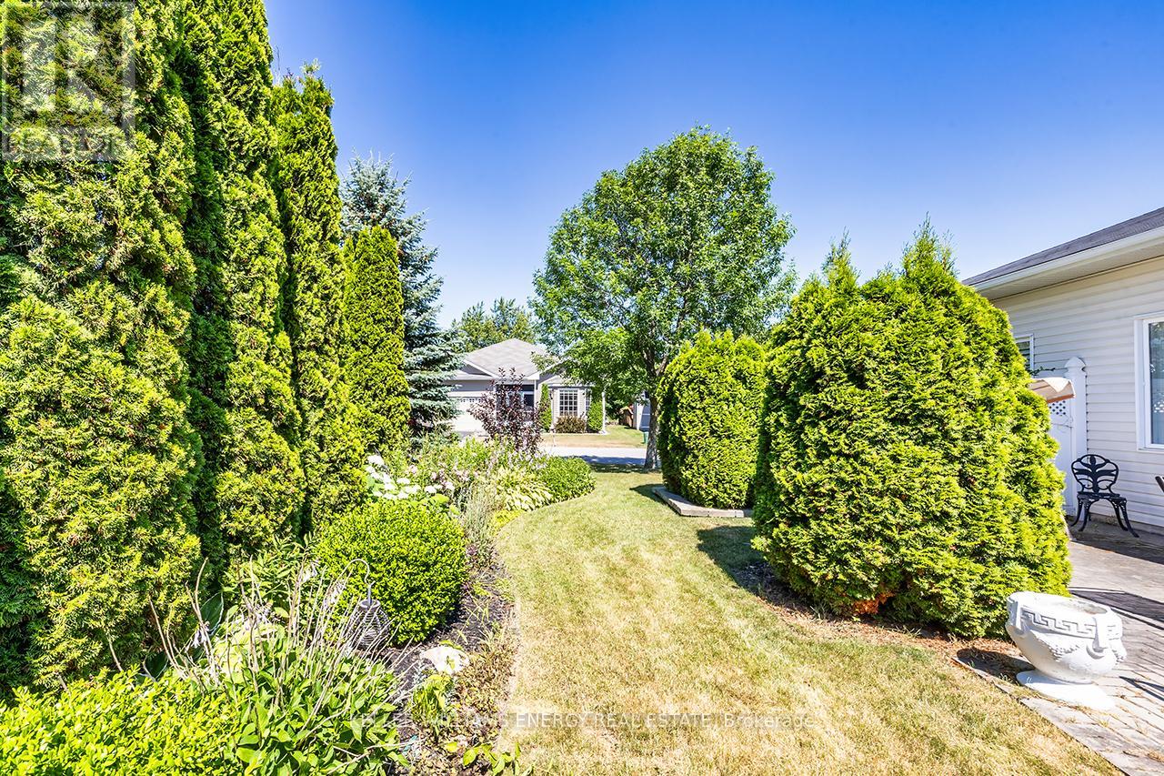 16 Kissingbridge Lane, Clarington (Newcastle), Ontario  L1B 0B2 - Photo 39 - E12304092