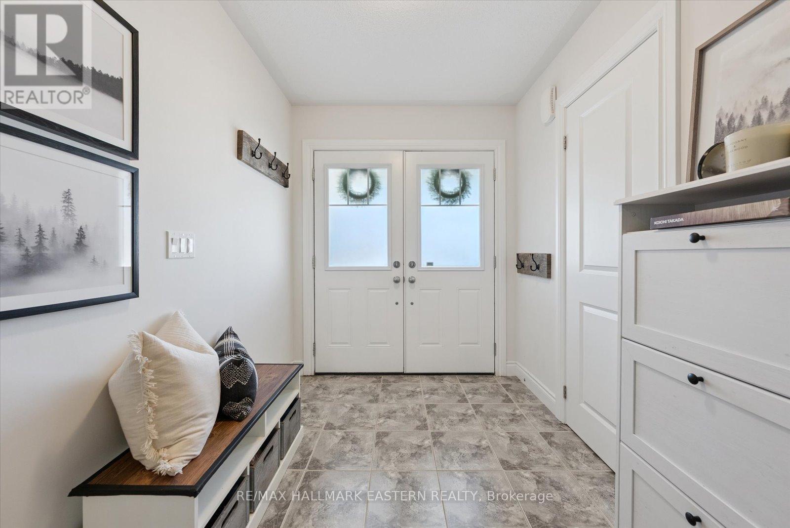 35 Summer Lane, Selwyn, Ontario  K9L 1K1 - Photo 5 - X12304373