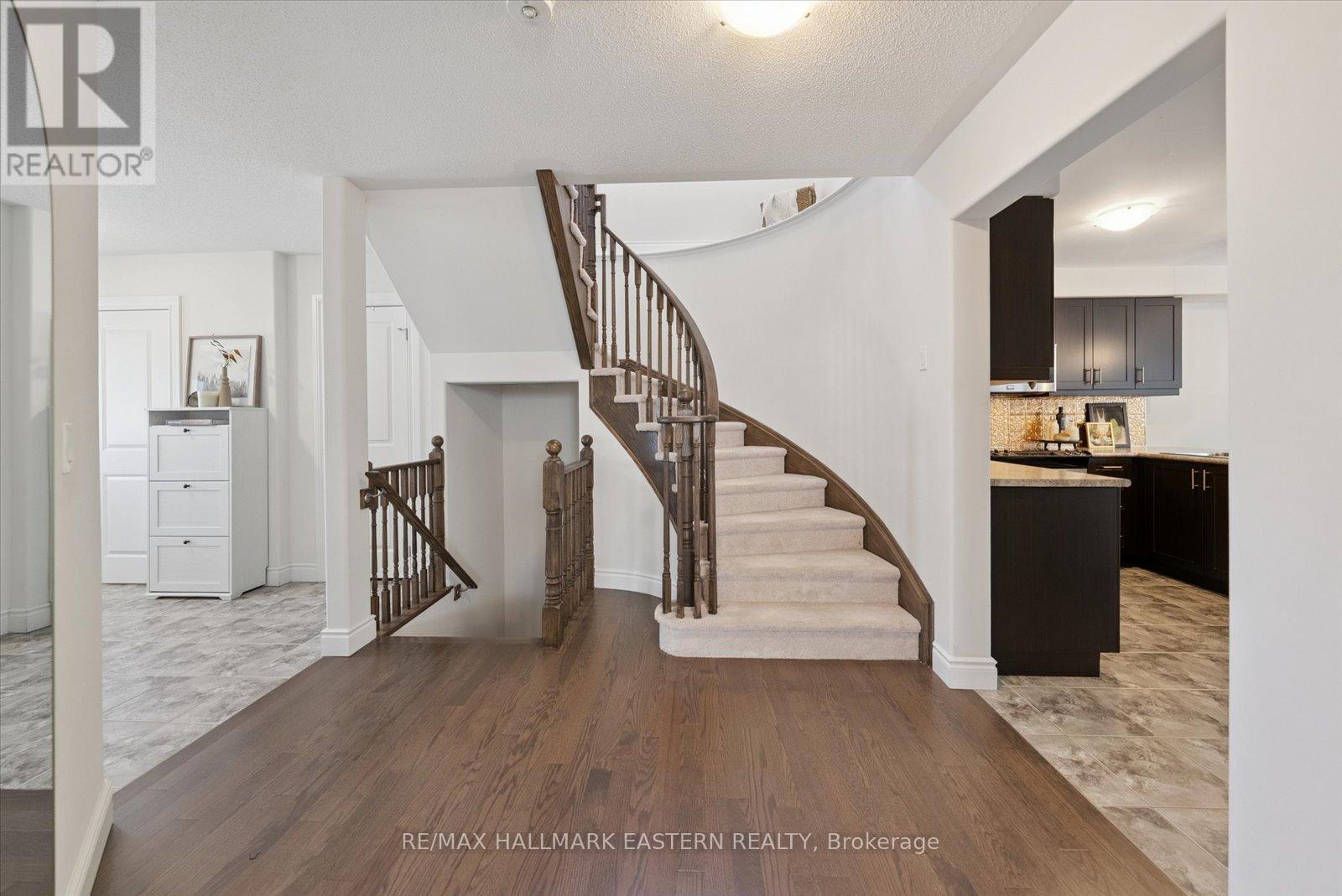 35 Summer Lane, Selwyn, Ontario  K9L 1K1 - Photo 7 - X12304373
