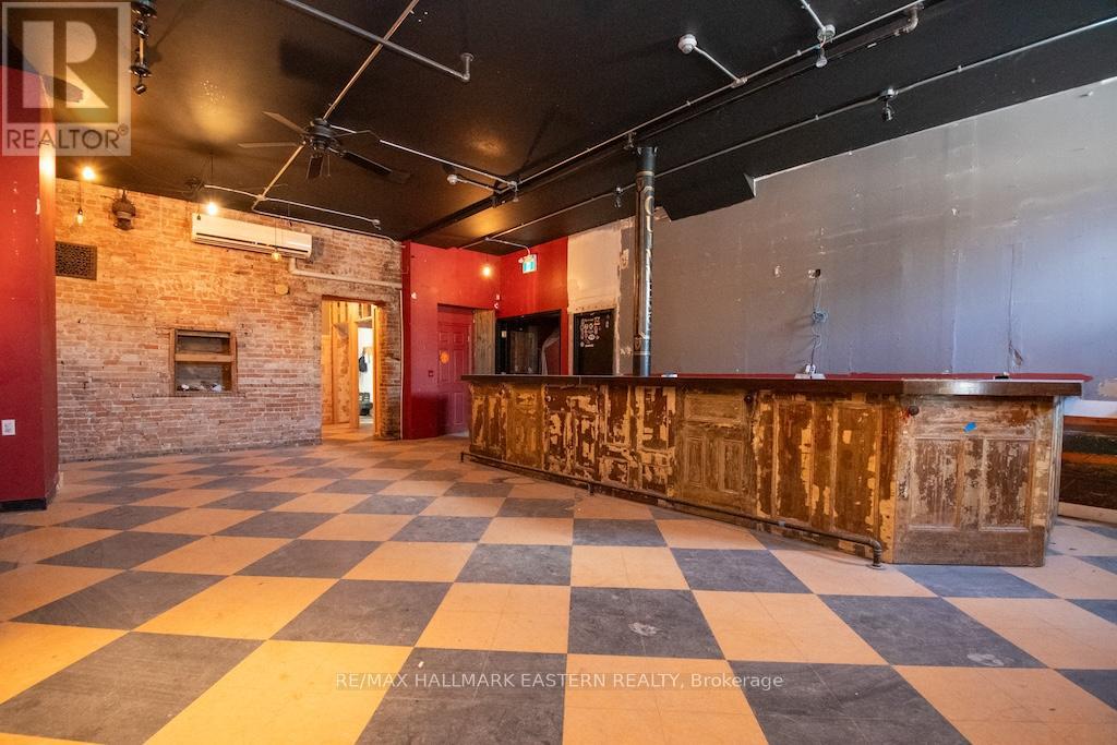 197 Hunter Street W, Peterborough Central (North), Ontario  K9H 2L1 - Photo 11 - X12304462