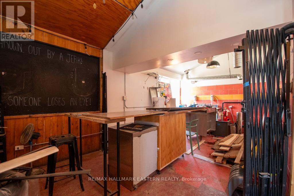 197 Hunter Street W, Peterborough Central (North), Ontario  K9H 2L1 - Photo 15 - X12304462