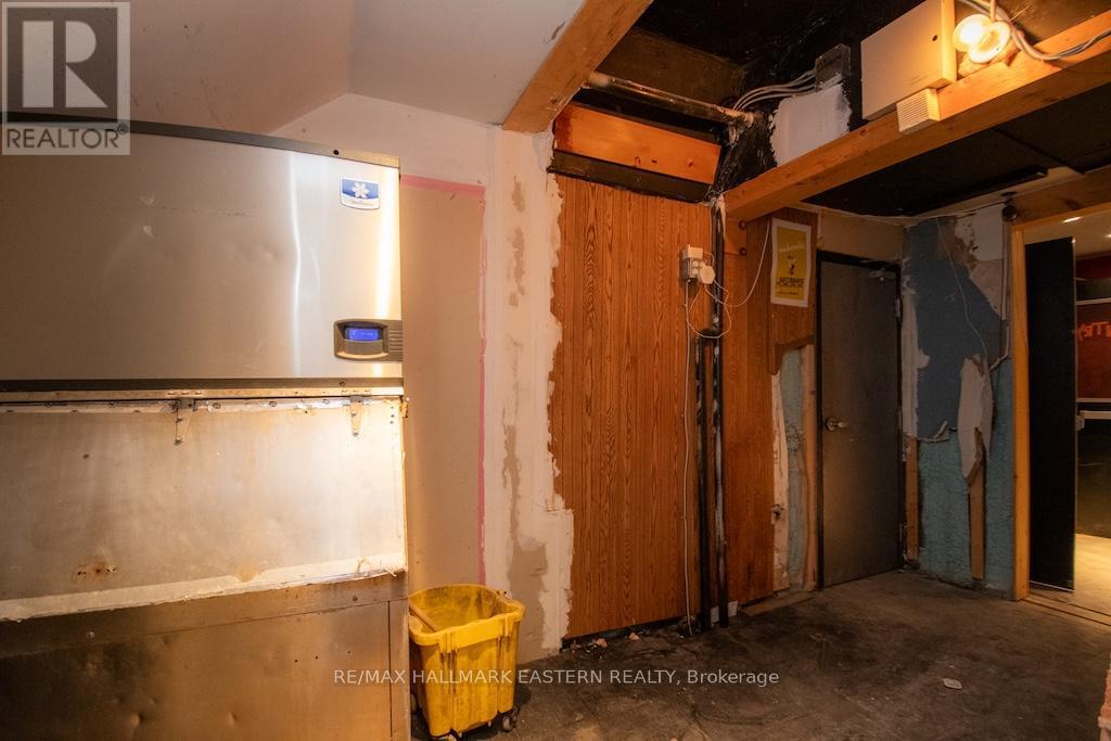 197 Hunter Street W, Peterborough Central (North), Ontario  K9H 2L1 - Photo 17 - X12304462