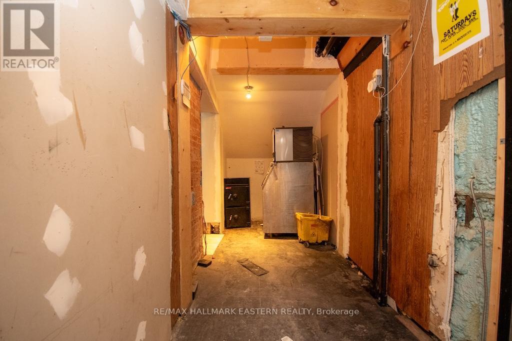197 Hunter Street W, Peterborough Central (North), Ontario  K9H 2L1 - Photo 18 - X12304462