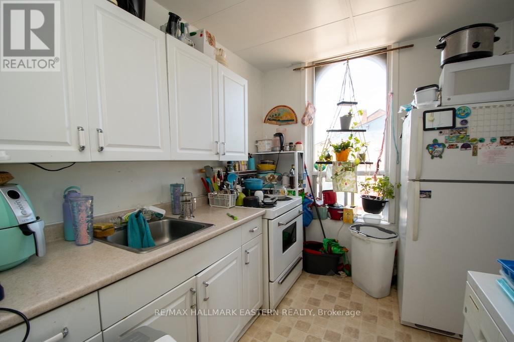 197 Hunter Street W, Peterborough Central (North), Ontario  K9H 2L1 - Photo 28 - X12304462
