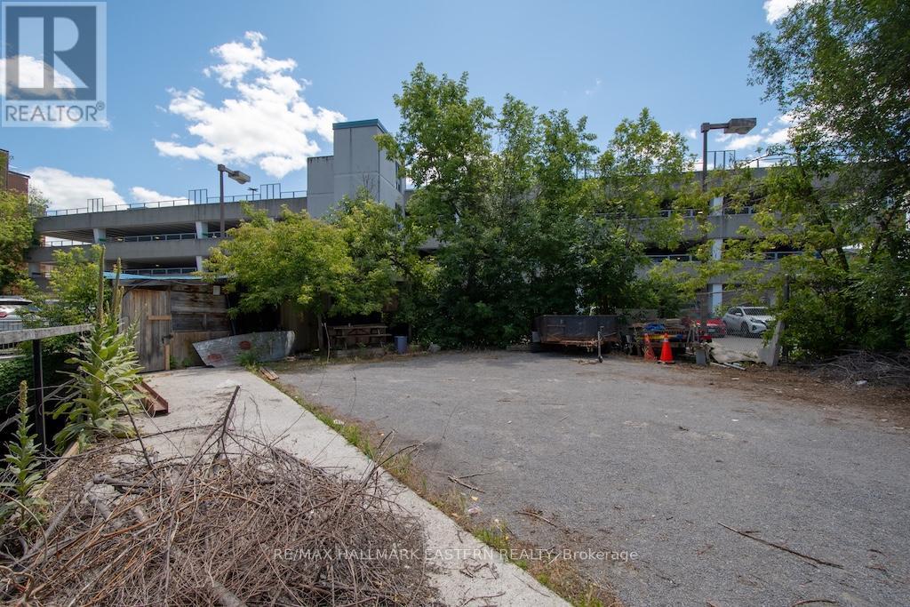197 Hunter Street W, Peterborough Central (North), Ontario  K9H 2L1 - Photo 7 - X12304462