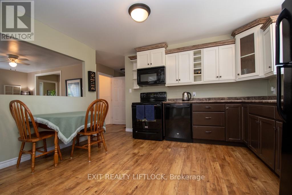 26 Victoria Avenue, Peterborough North (South), Ontario  K9H 4V7 - Photo 10 - X12304473