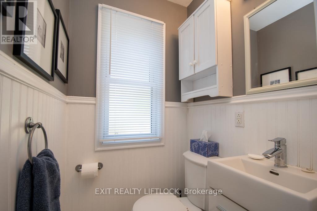 26 Victoria Avenue, Peterborough North (South), Ontario  K9H 4V7 - Photo 26 - X12304473