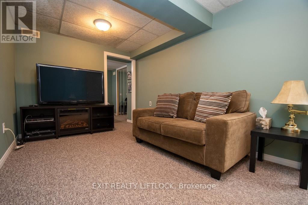 26 Victoria Avenue, Peterborough North (South), Ontario  K9H 4V7 - Photo 27 - X12304473