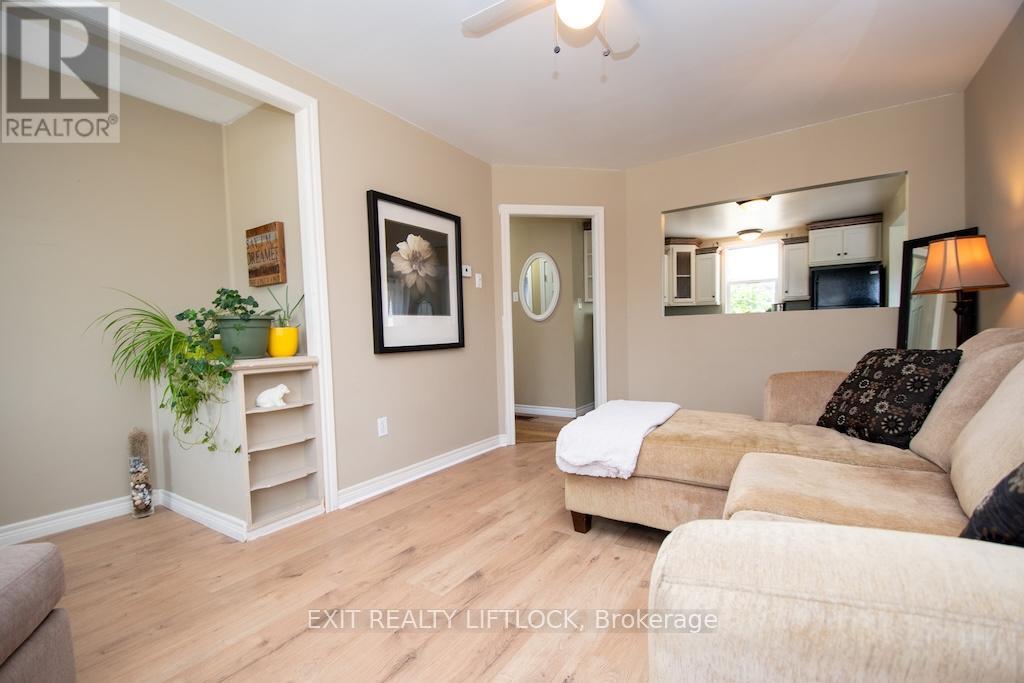 26 Victoria Avenue, Peterborough North (South), Ontario  K9H 4V7 - Photo 5 - X12304473