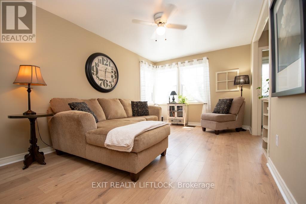 26 Victoria Avenue, Peterborough North (South), Ontario  K9H 4V7 - Photo 7 - X12304473