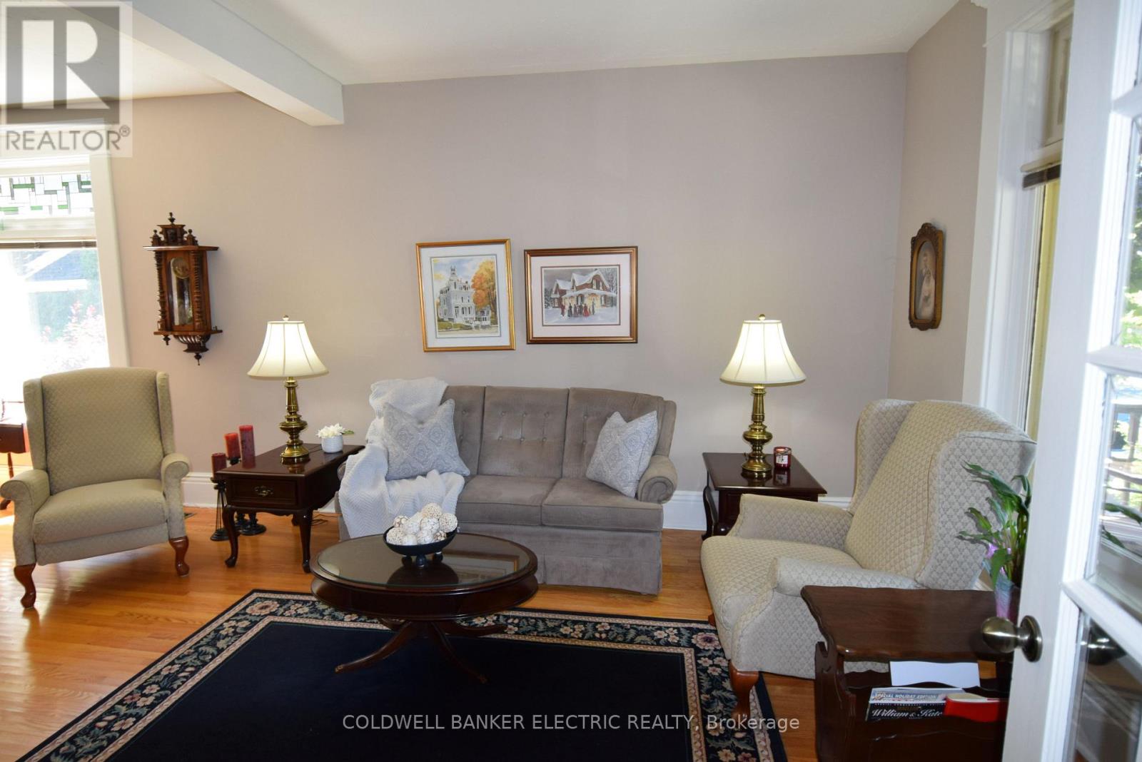 310 Pearl Avenue, Peterborough Central (Old West End), Ontario  K9H 1S7 - Photo 4 - X12304673