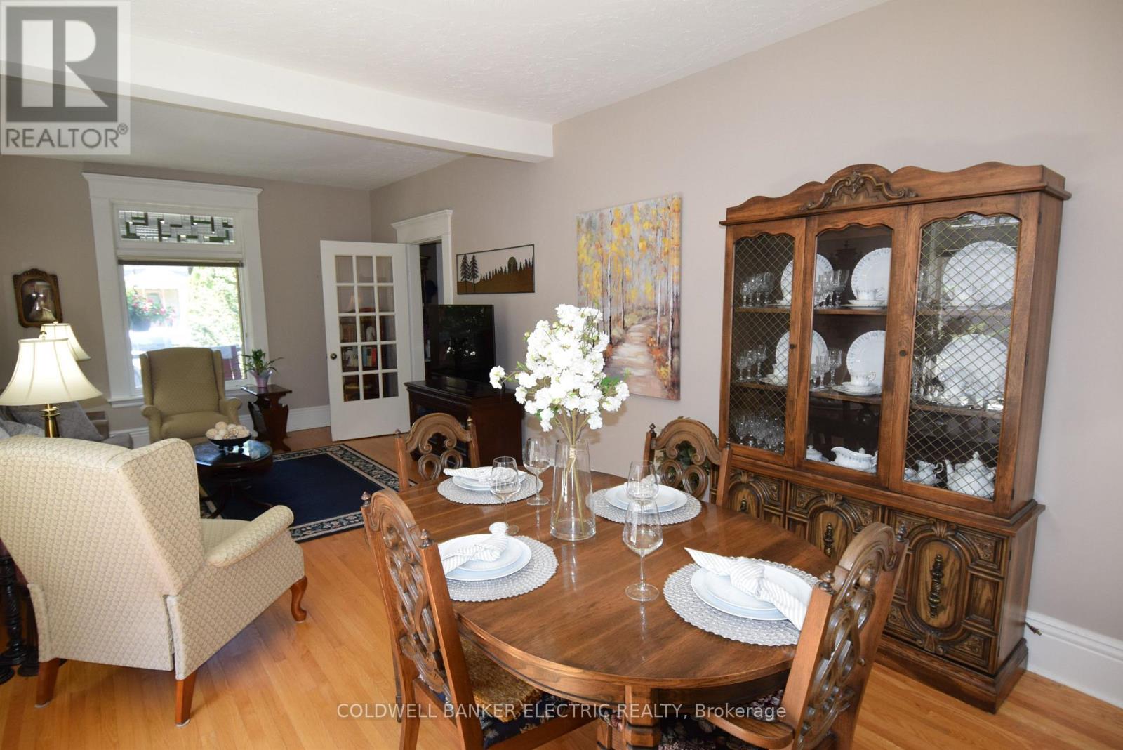 310 Pearl Avenue, Peterborough Central (Old West End), Ontario  K9H 1S7 - Photo 7 - X12304673