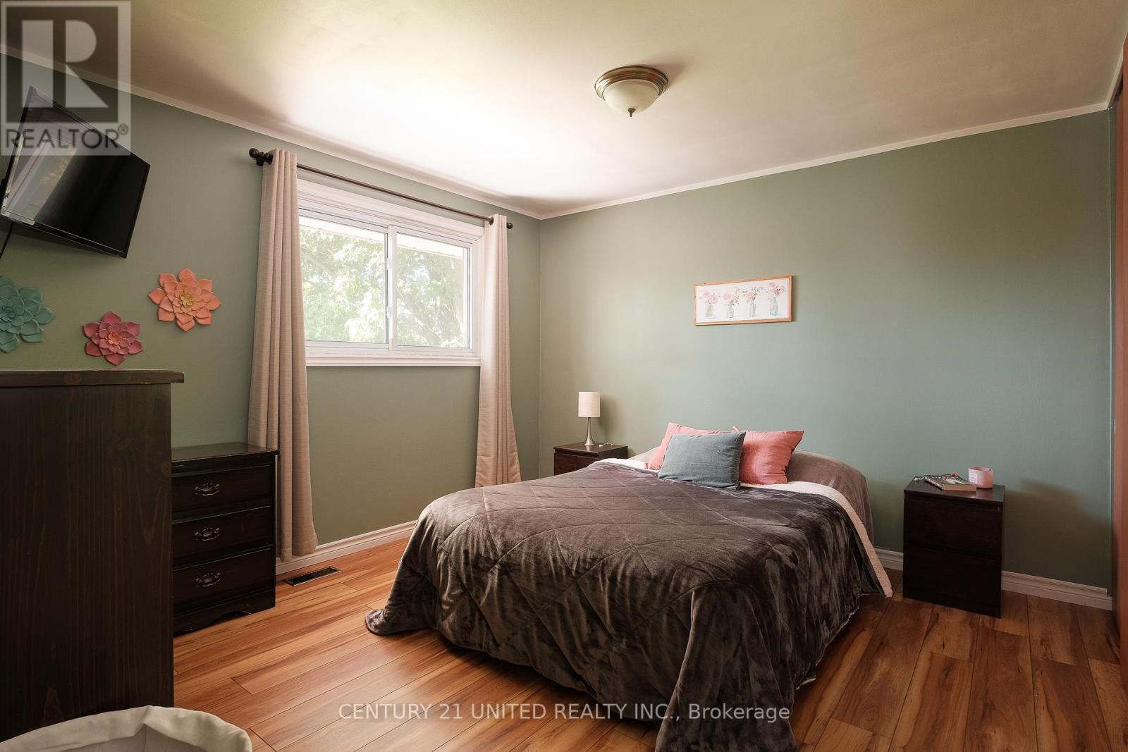 888 Sydenham Road, Peterborough South (East), Ontario  K9J 1K2 - Photo 16 - X12304711