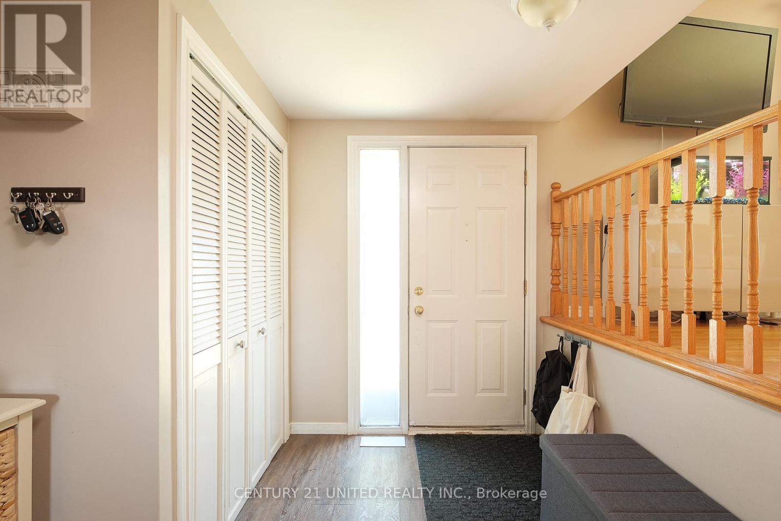 888 Sydenham Road, Peterborough South (East), Ontario  K9J 1K2 - Photo 4 - X12304711