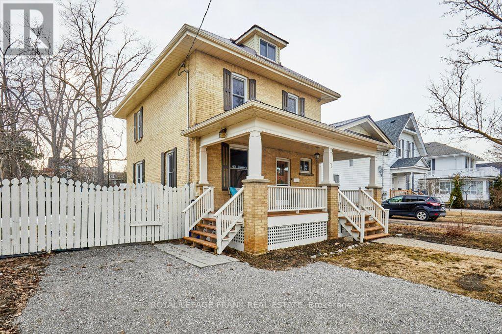 7 Adelaide Street N, Kawartha Lakes (Lindsay), Ontario  K9V 4K7 - Photo 2 - X12305131