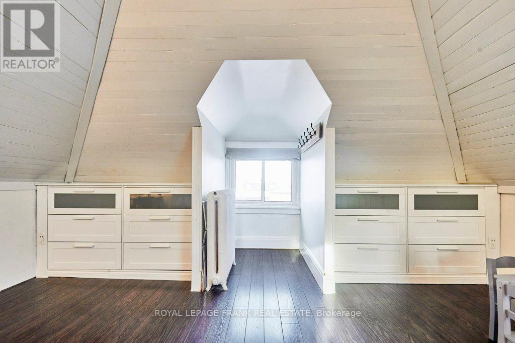 7 Adelaide Street N, Kawartha Lakes (Lindsay), Ontario  K9V 4K7 - Photo 40 - X12305131