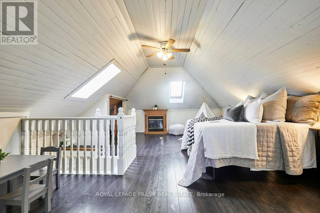 7 Adelaide Street N, Kawartha Lakes (Lindsay), Ontario  K9V 4K7 - Photo 41 - X12305131