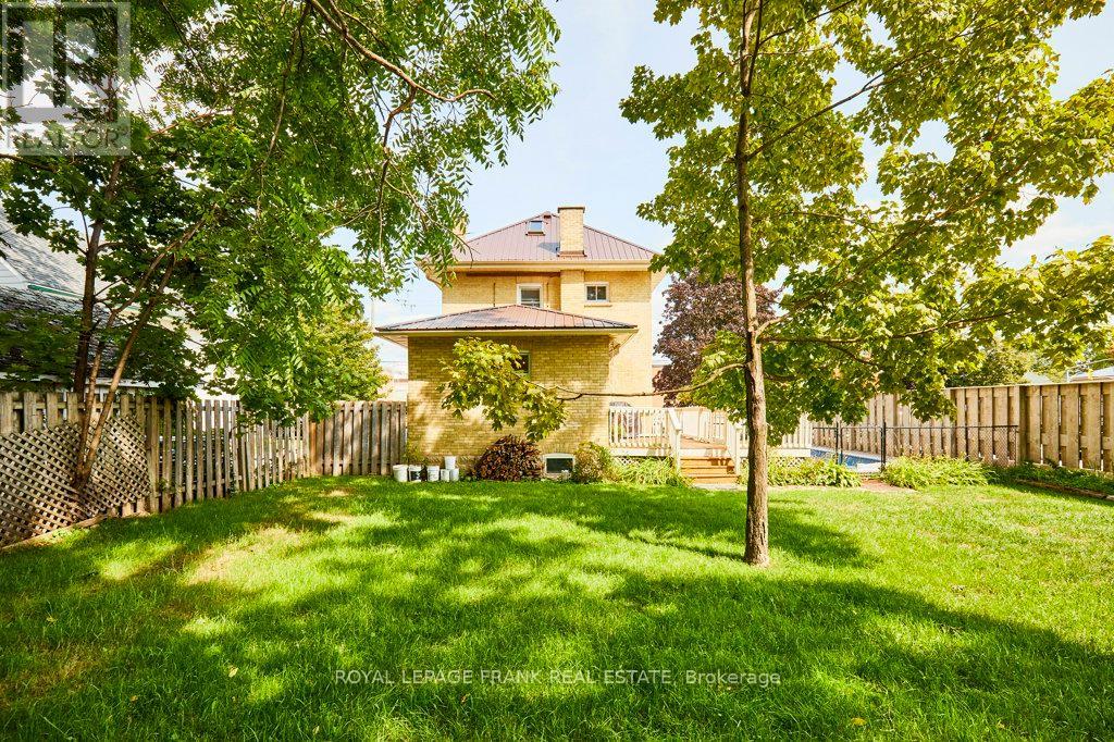 7 Adelaide Street N, Kawartha Lakes (Lindsay), Ontario  K9V 4K7 - Photo 45 - X12305131