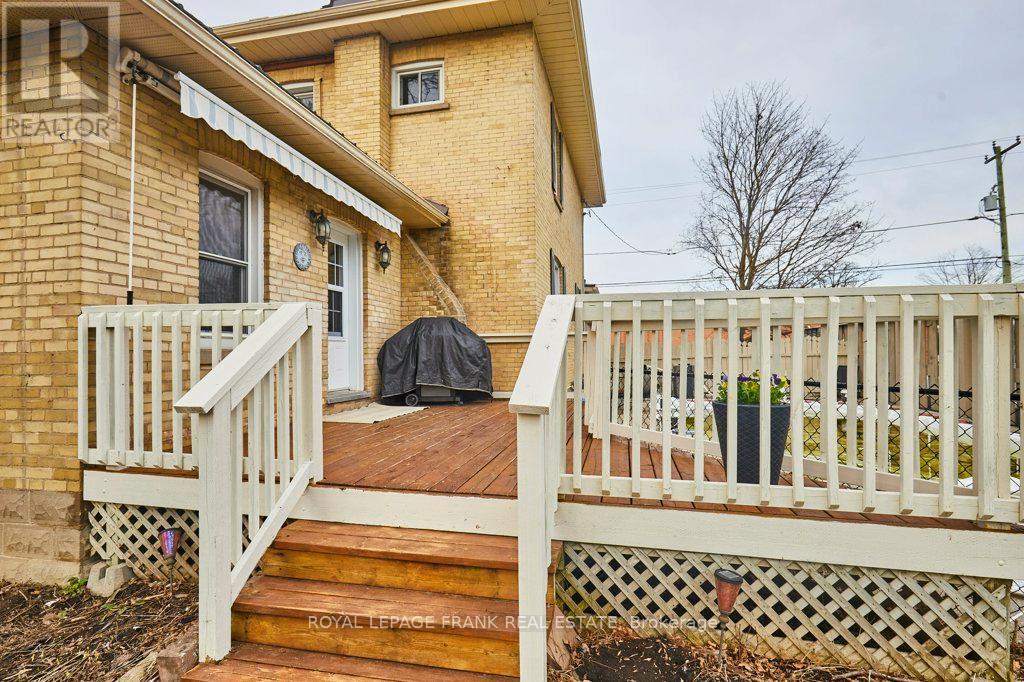 7 Adelaide Street N, Kawartha Lakes (Lindsay), Ontario  K9V 4K7 - Photo 5 - X12305131