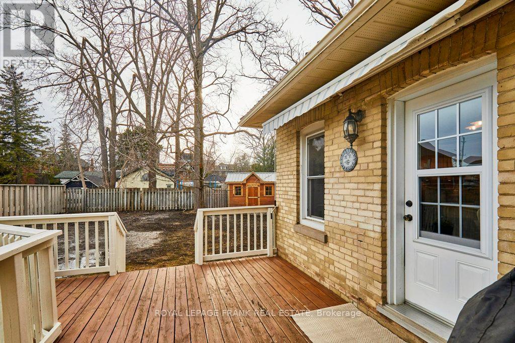 7 Adelaide Street N, Kawartha Lakes (Lindsay), Ontario  K9V 4K7 - Photo 8 - X12305131