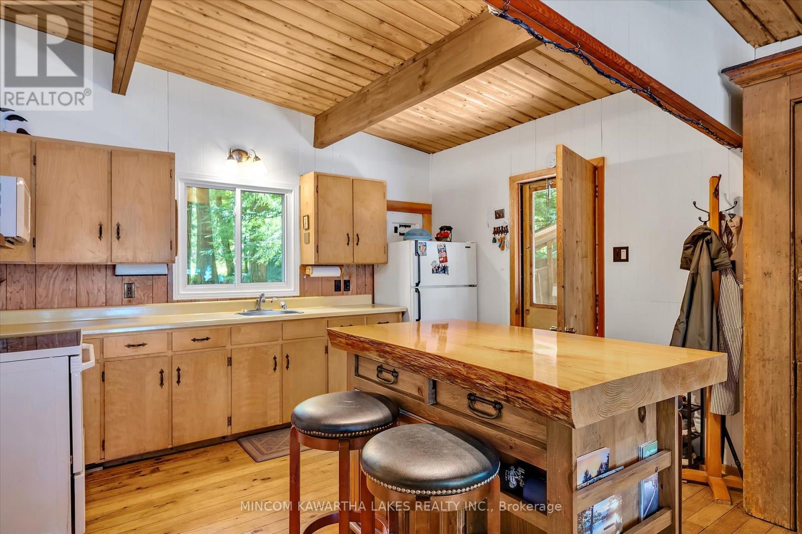 217 Pine Is Kosh Lk, Havelock-Belmont-Methuen, Ontario  K0L 2H0 - Photo 11 - X12305155