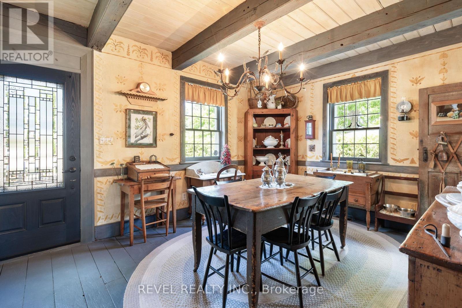41 Russell Street E, Kawartha Lakes (Lindsay), Ontario  K9V 2A3 - Photo 11 - X12305162