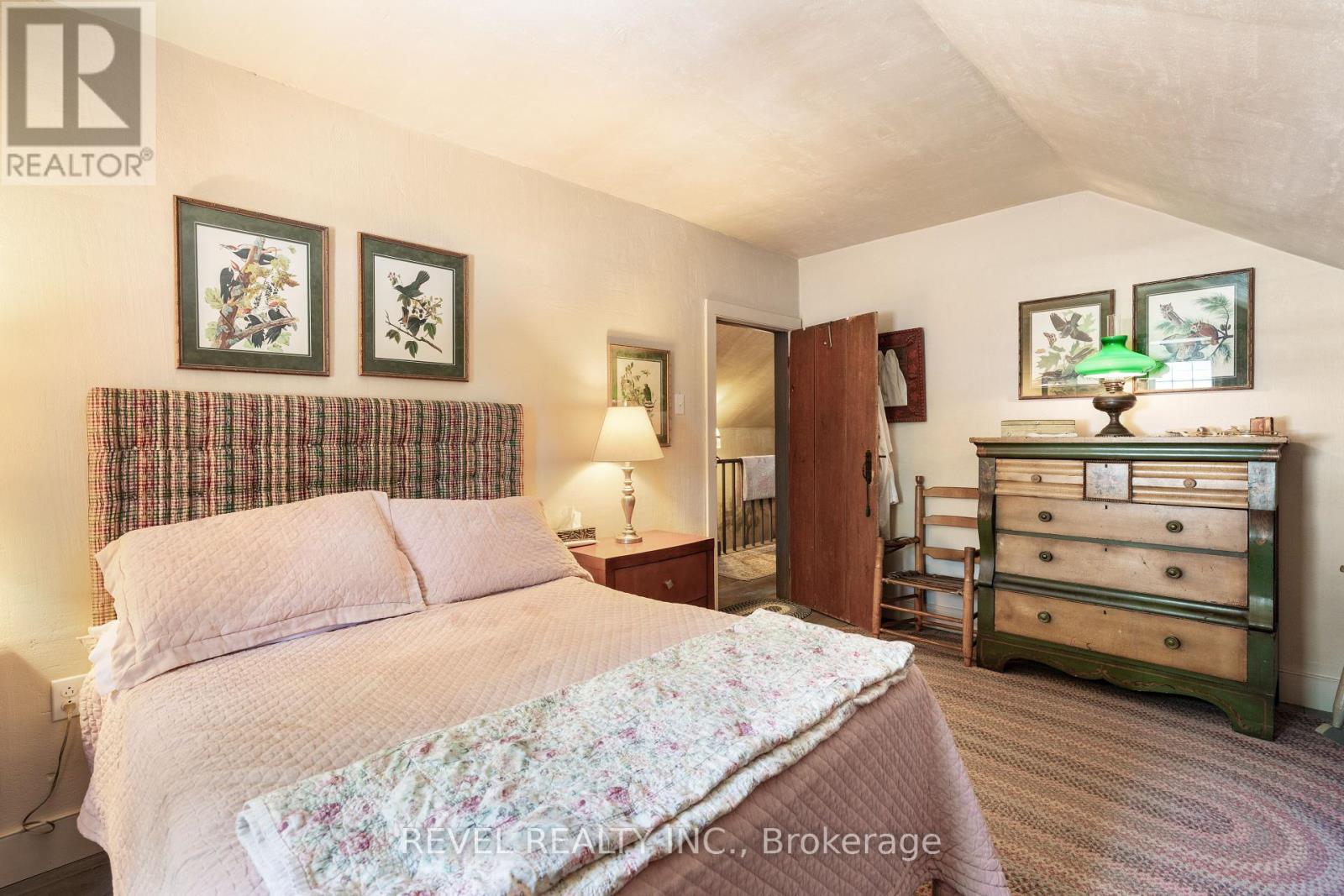 41 Russell Street E, Kawartha Lakes (Lindsay), Ontario  K9V 2A3 - Photo 19 - X12305162