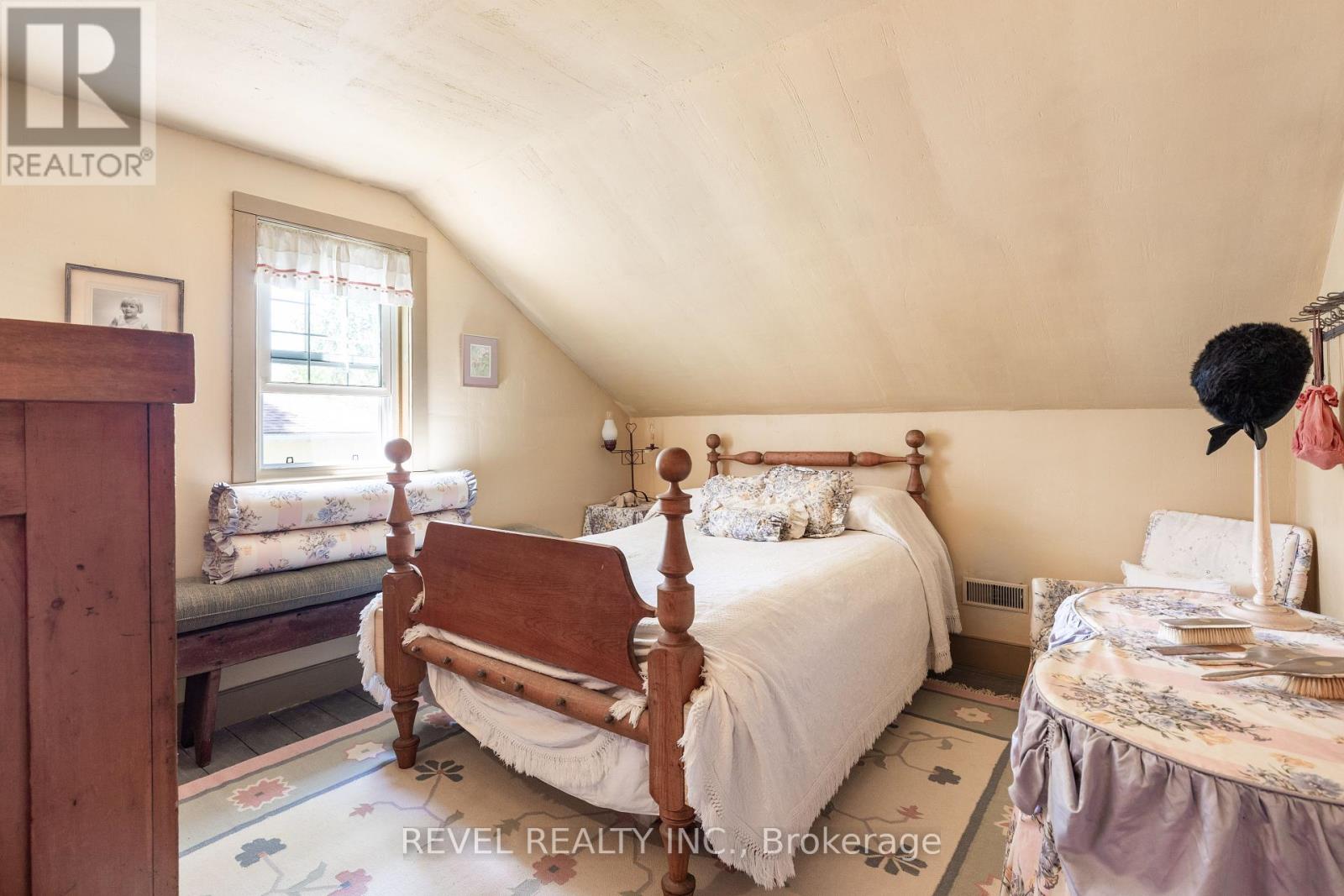41 Russell Street E, Kawartha Lakes (Lindsay), Ontario  K9V 2A3 - Photo 20 - X12305162