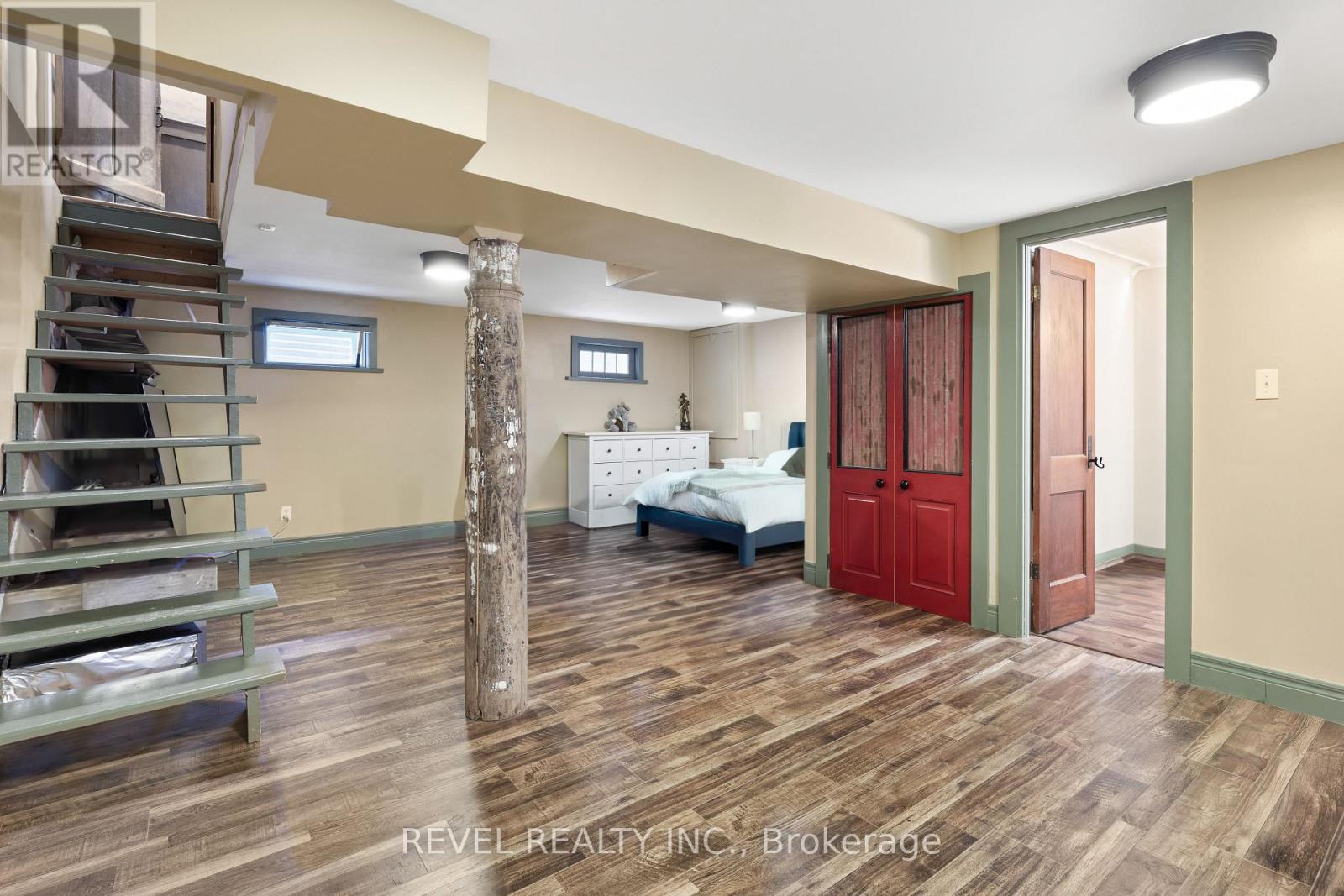 41 Russell Street E, Kawartha Lakes (Lindsay), Ontario  K9V 2A3 - Photo 28 - X12305162