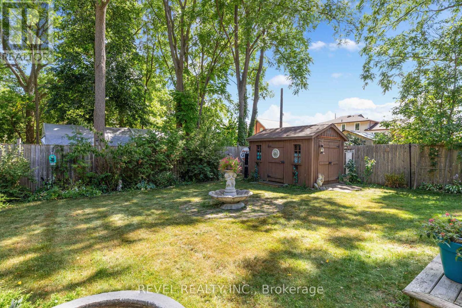41 Russell Street E, Kawartha Lakes (Lindsay), Ontario  K9V 2A3 - Photo 44 - X12305162