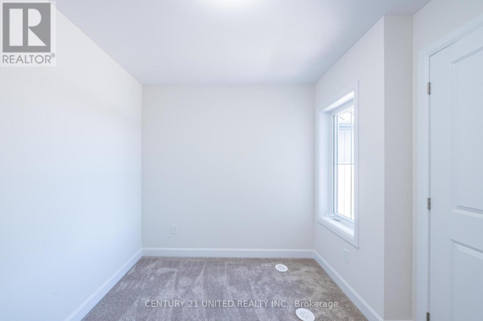 305 Mullighan Gardens, Peterborough North (North), Ontario  K9K 0G3 - Photo 20 - X12305359