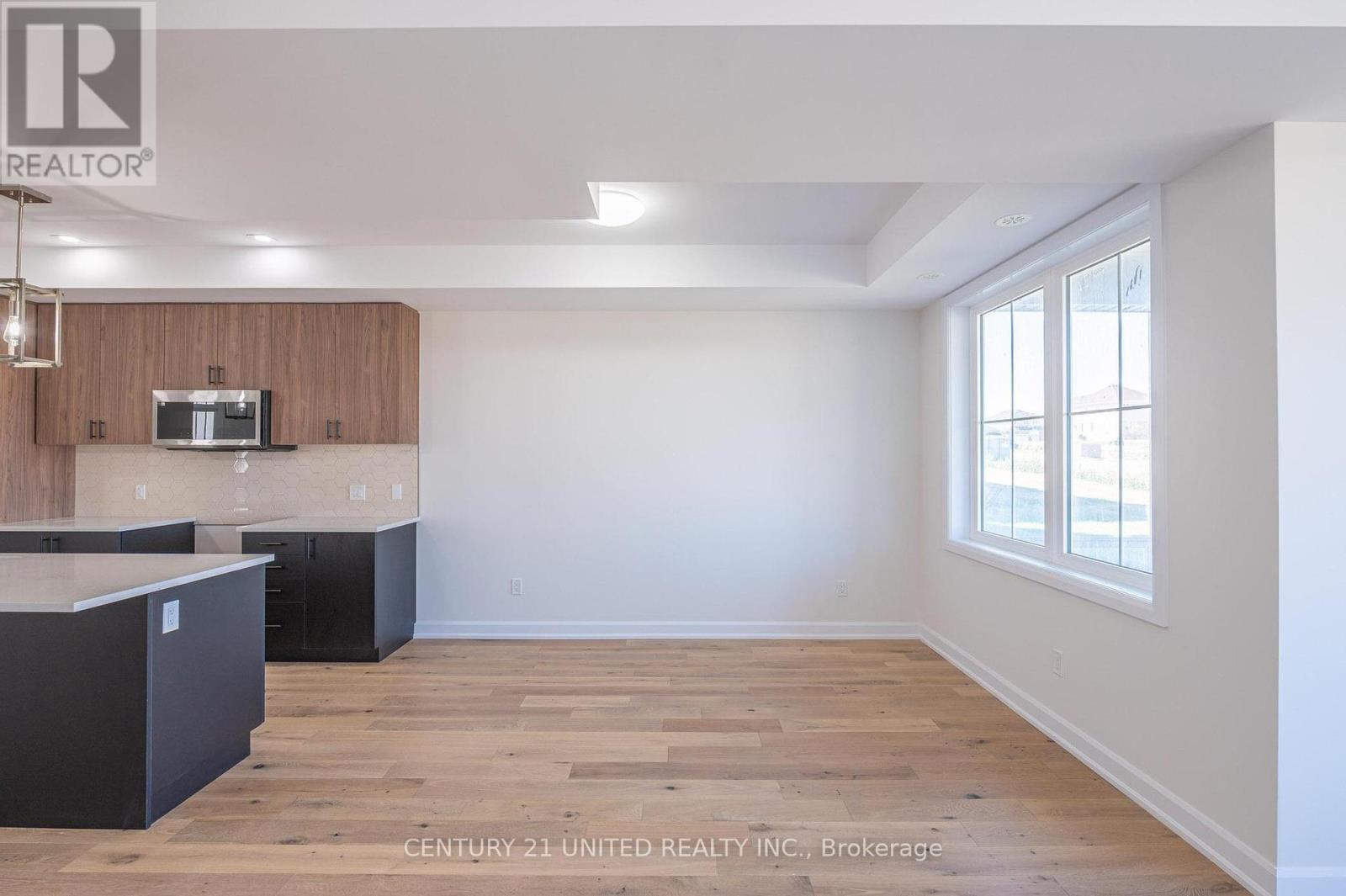 305 Mullighan Gardens, Peterborough North (North), Ontario  K9K 0G3 - Photo 8 - X12305359
