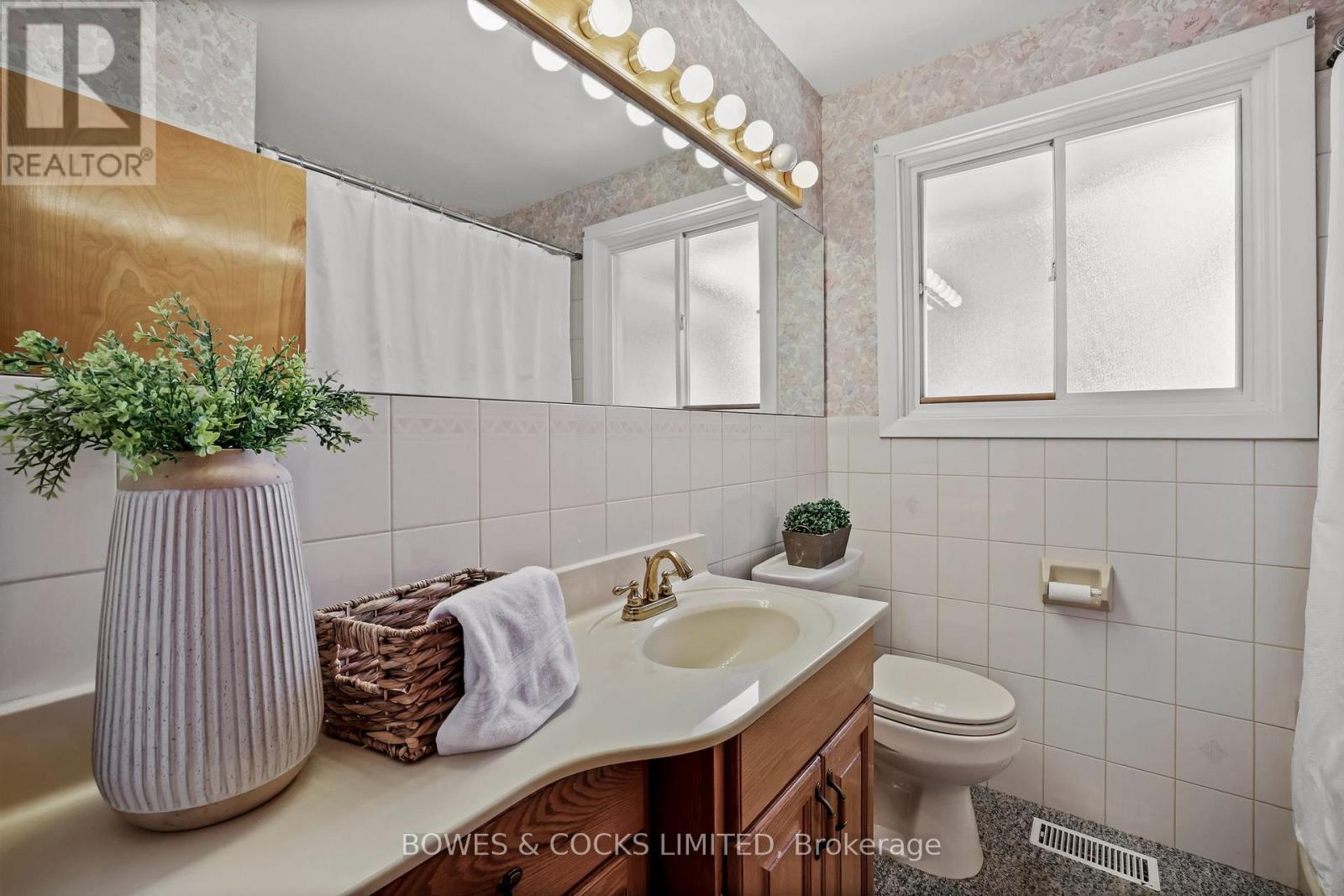 905 Glenholme Avenue, Peterborough North (South), Ontario  K9H 5M4 - Photo 30 - X12305621