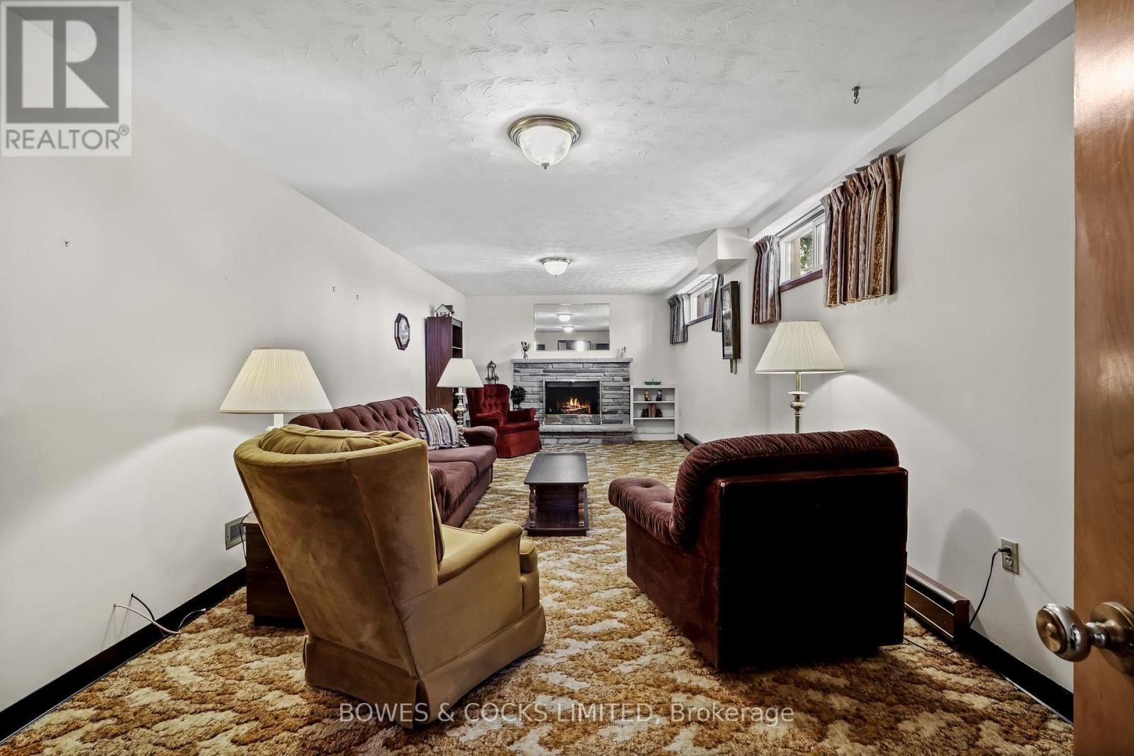 905 Glenholme Avenue, Peterborough North (South), Ontario  K9H 5M4 - Photo 31 - X12305621