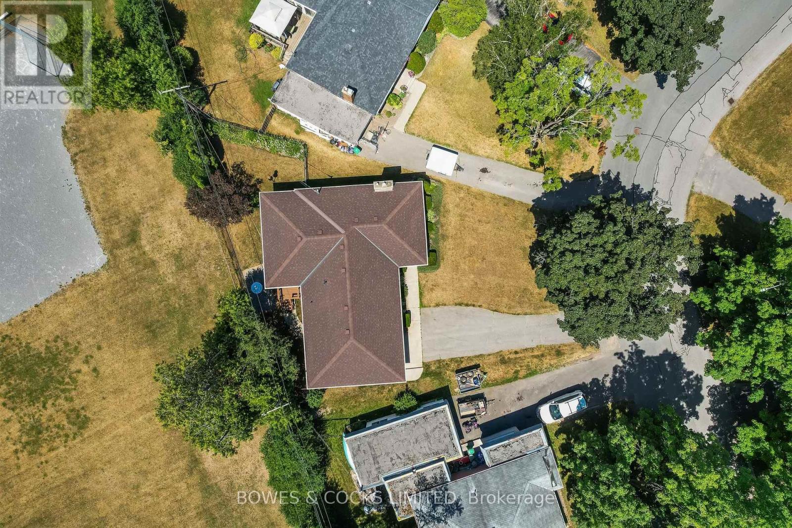 905 Glenholme Avenue, Peterborough North (South), Ontario  K9H 5M4 - Photo 4 - X12305621
