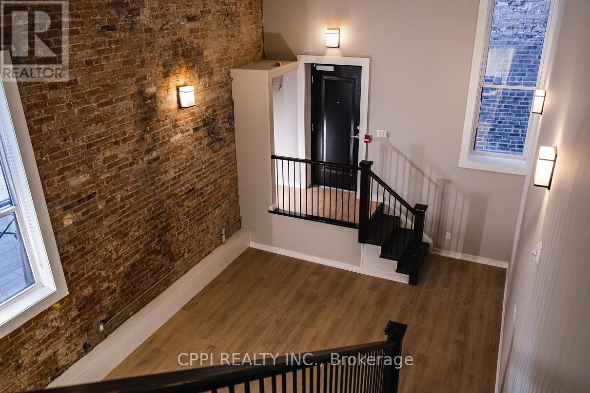 102 - 140 Simcoe Street, Peterborough Central (North), Ontario  K9H 2H5 - Photo 5 - X12305579