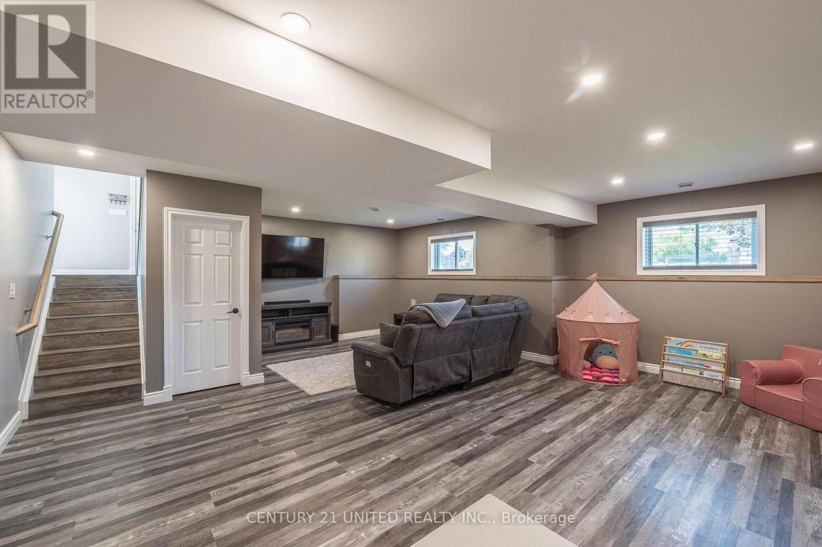 102 King Street W, Kawartha Lakes (Emily), Ontario  K0L 2W0 - Photo 13 - X12305809