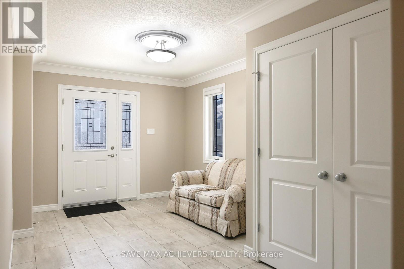 314 Mullighan Gardens, Peterborough North (North), Ontario  K9K 0H2 - Photo 6 - X12306670