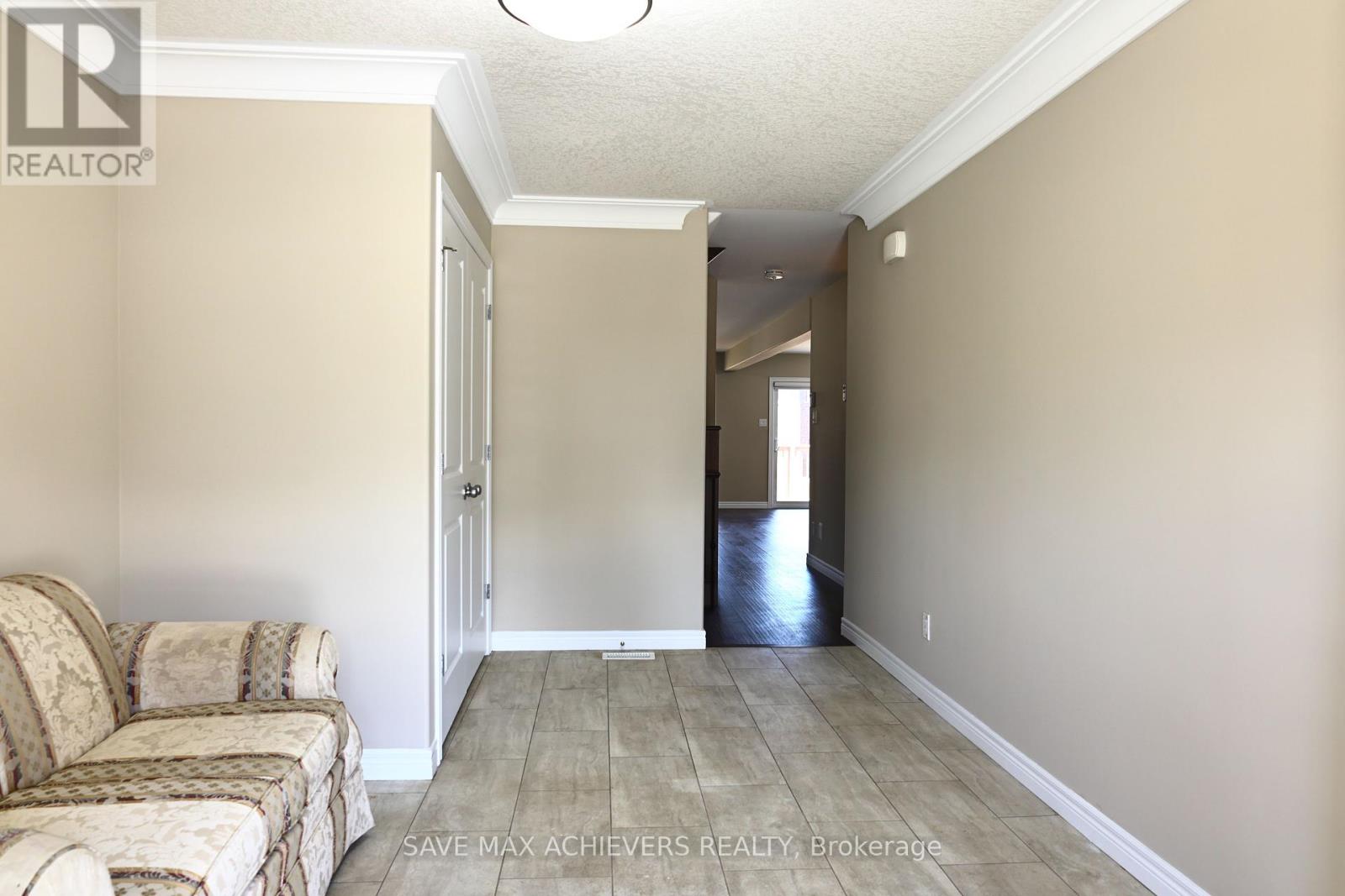 314 Mullighan Gardens, Peterborough North (North), Ontario  K9K 0H2 - Photo 7 - X12306670