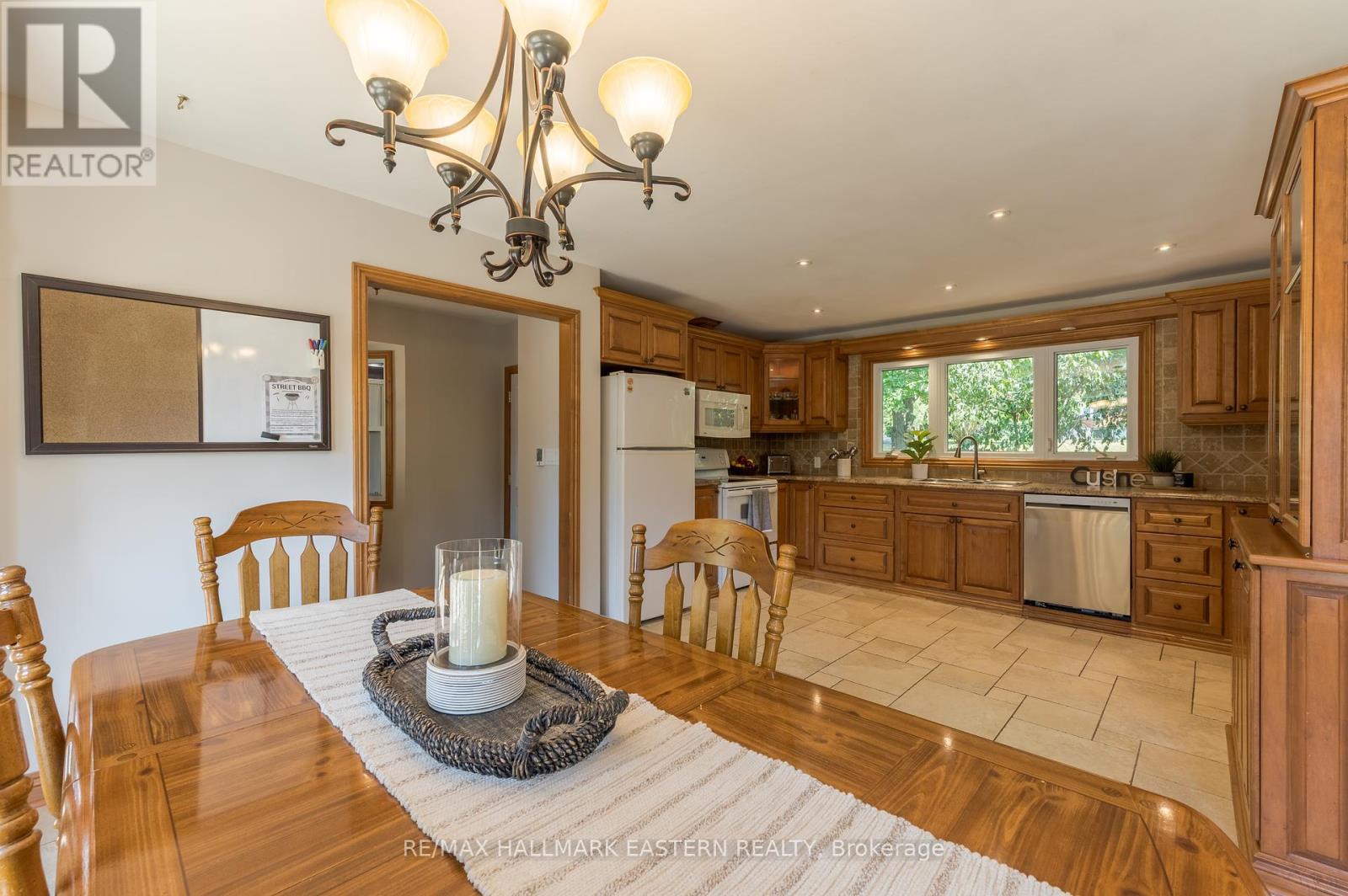 968 Smith Court, Selwyn, Ontario  K0L 1H0 - Photo 12 - X12306734