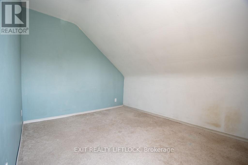 618 Brown Street, Peterborough Central (South), Ontario  K9J 4K5 - Photo 10 - X12306836