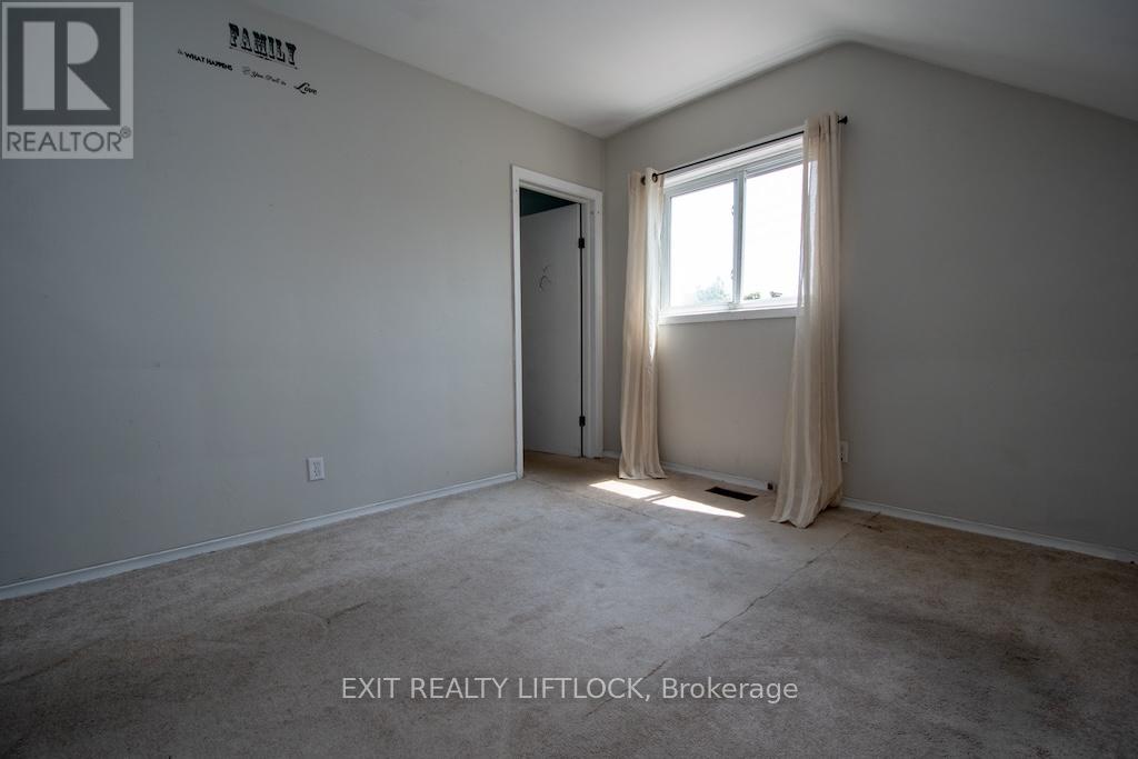 618 Brown Street, Peterborough Central (South), Ontario  K9J 4K5 - Photo 3 - X12306836