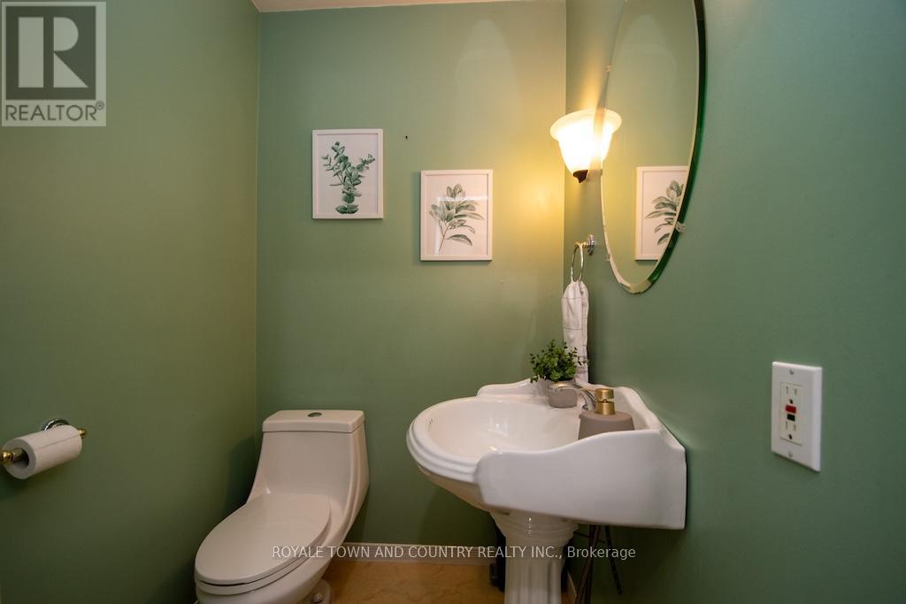 22 St Lawrence Street, Kawartha Lakes (Lindsay), Ontario  K9V 2J9 - Photo 15 - X12307120