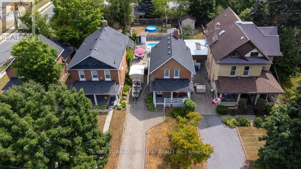 22 St Lawrence Street, Kawartha Lakes (Lindsay), Ontario  K9V 2J9 - Photo 3 - X12307120