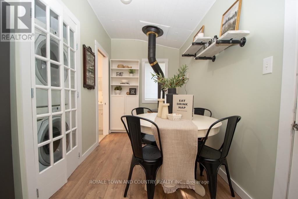 38 St Patrick Street, Kawartha Lakes (Lindsay), Ontario  K9V 1R3 - Photo 11 - X12307204