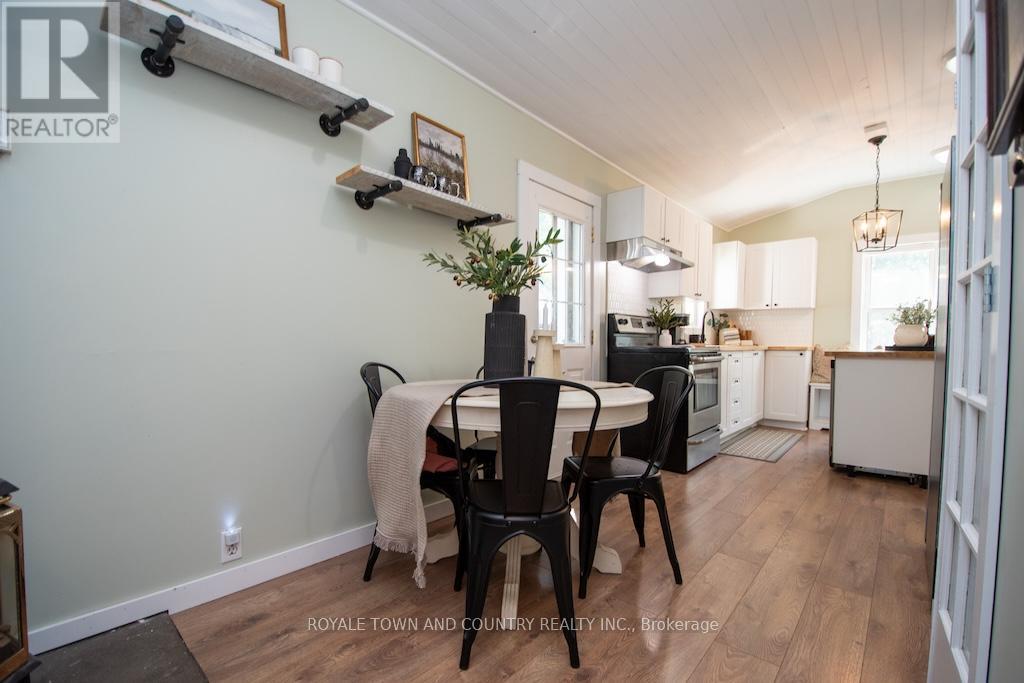 38 St Patrick Street, Kawartha Lakes (Lindsay), Ontario  K9V 1R3 - Photo 12 - X12307204